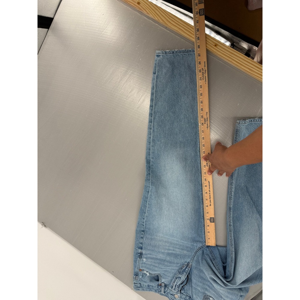 American Eagle Curvy Mom Jeans Size 8 Regular Light Wash Blue Strigid High Rise - Picture 9 of 10